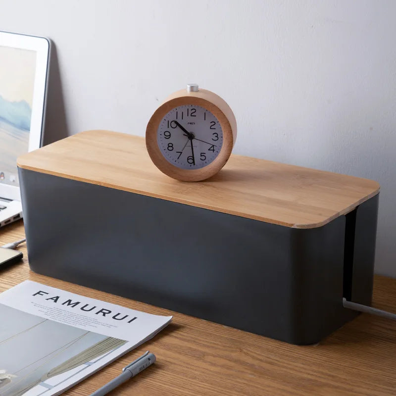 Boîte de Rangement Minimaliste pour Câbles et Prises de Bureau