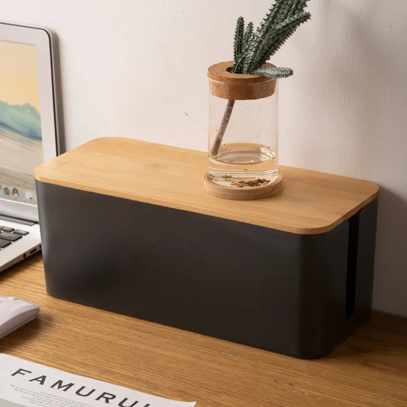 Boîte de Rangement Minimaliste pour Câbles et Prises de Bureau