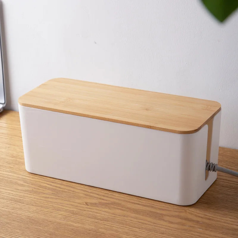 Boîte de Rangement Minimaliste pour Câbles et Prises de Bureau